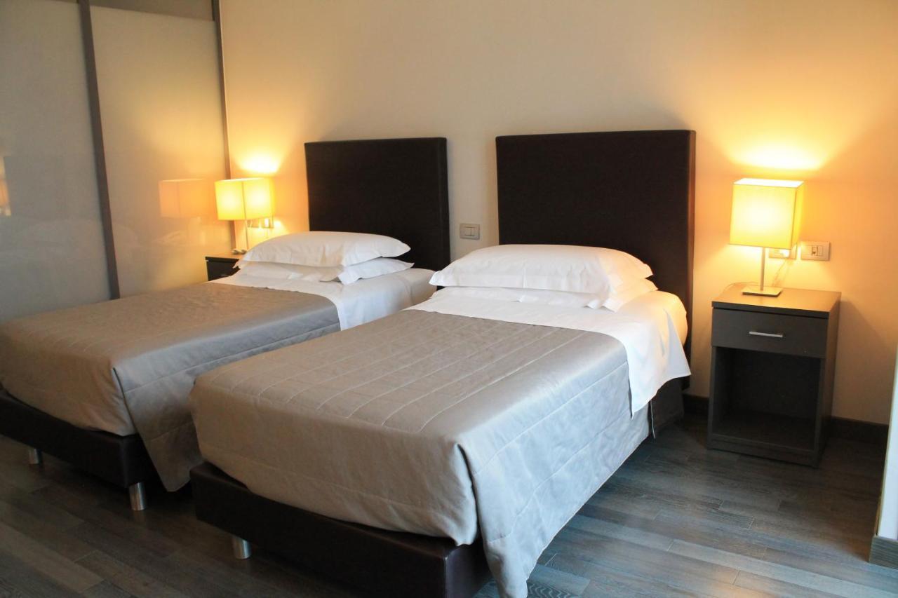 Park Hotel Sporting Teramo Exterior foto