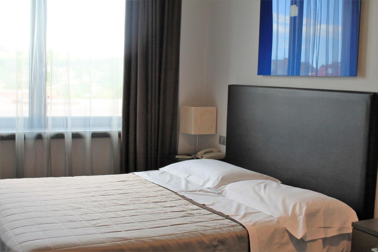 Park Hotel Sporting Teramo Exterior foto